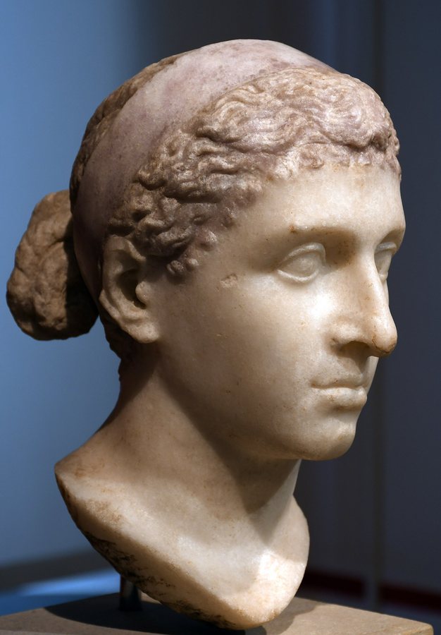 Portrait head of Cleopatra VII (Berlin), three-quarter view — original