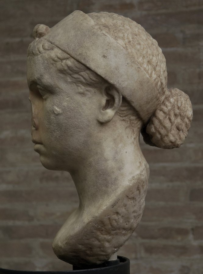 Cleopatra VII, marble portrait head, Vatican (profile) — original