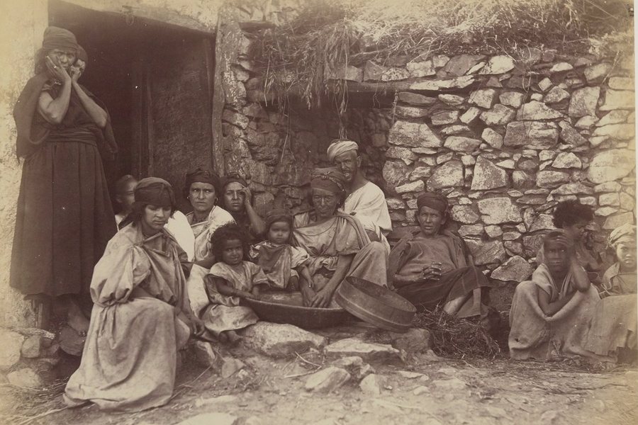 Kabyle family (Jean Geiser, 1880) — original
