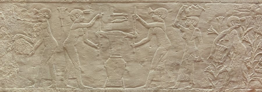 Pressing lilies in a sack (Louvre E 11377) — original