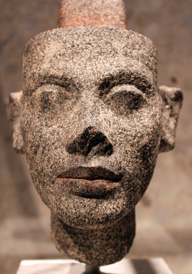 Head of Nefertiti from a statue group (granite), Berlin — original