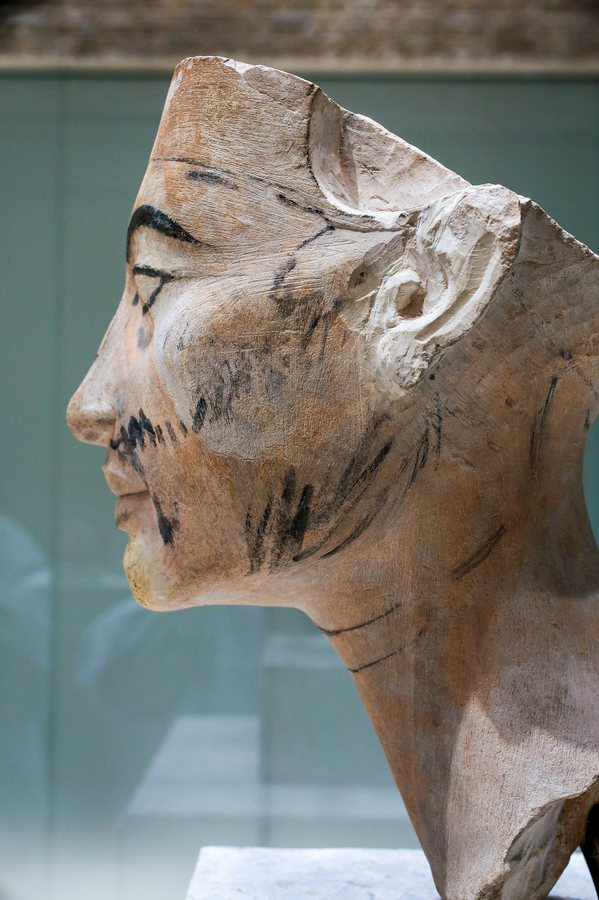 Unfinished portrait head of Queen Nefertiti with sketches (profile) — original