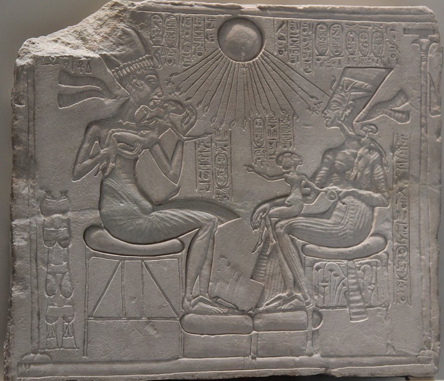 Relief of Akhenaten, Nefertiti and three of their daughters (house altar) — original