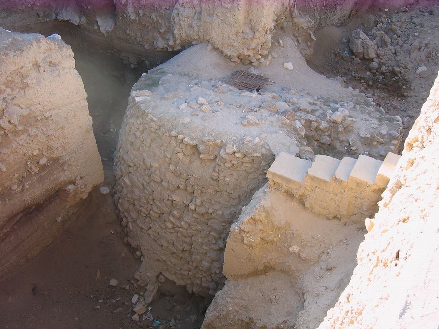 The Neolithic tower of Jericho — original